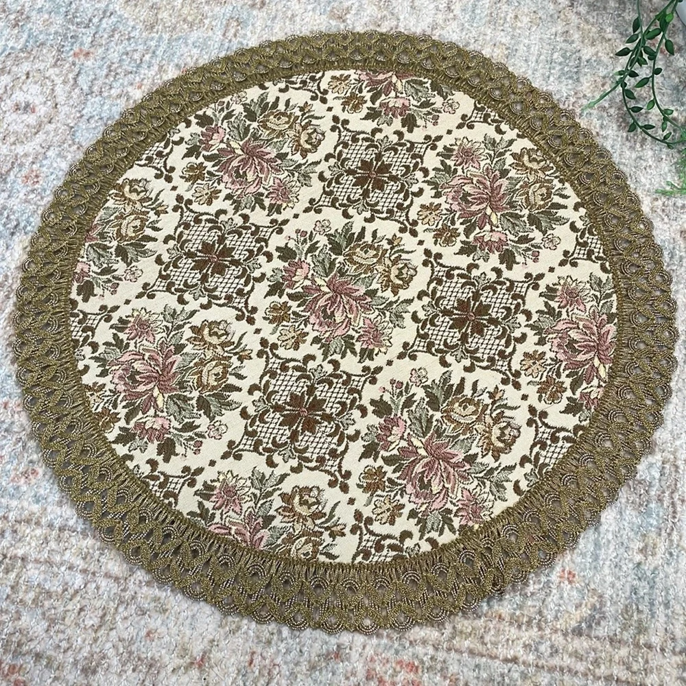 Vintage table toppers